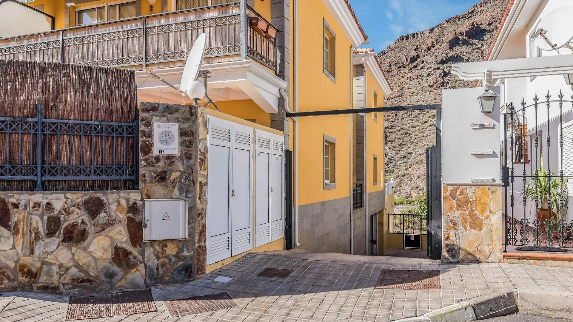 Que Suerte Vivir Aqui Villa Mogan 0*,  Spain
